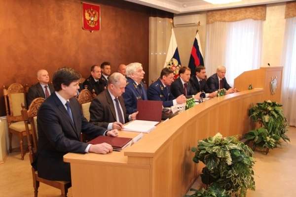 Воронежский губернатор взял на себя координирующую роль в борьбе с коррупцией Воронежский губернатор взял на себя координирующую роль в борьбе с коррупцией