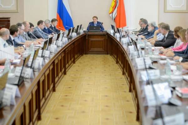Воронежский губернатор нашел виновных в недостаточном промышленном росте Воронежский губернатор нашел виновных в недостаточном промышленном росте