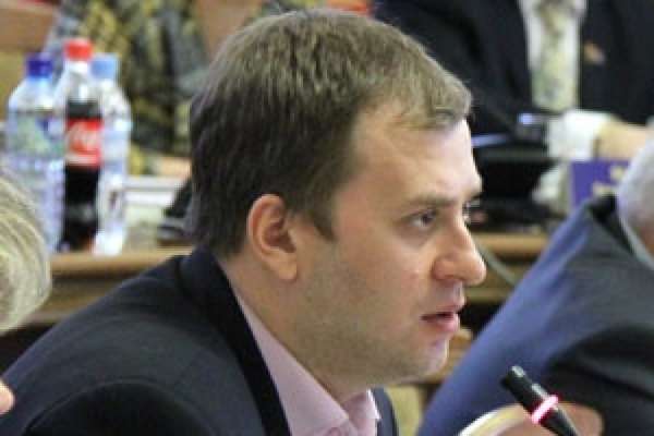 Илья Сахаров остается работать в правительстве Воронежской области Илья Сахаров остается работать в правительстве Воронежской области