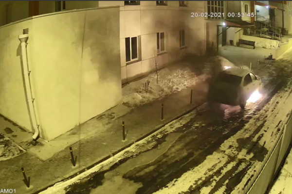 В Воронеже подожгли машину семьи доцента ВГУ В Воронеже подожгли машину семьи доцента ВГУ