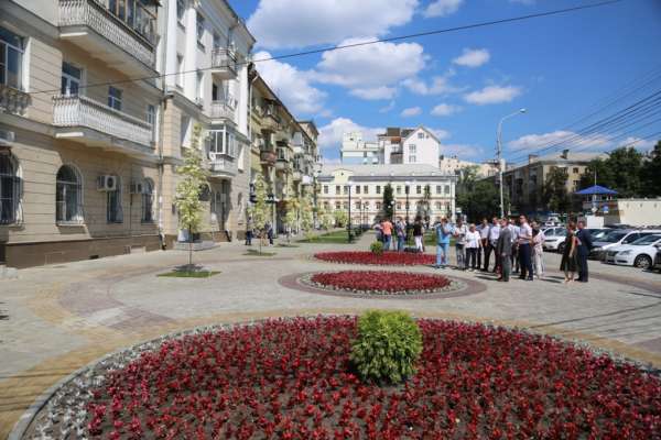 В Воронеже на три арт-объекта для сквера Ученых потратят 3 млн рублей В Воронеже на три арт-объекта для сквера Ученых потратят 3 млн рублей