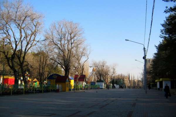 В воронежском «Танаисе» сносят киоски В воронежском «Танаисе» сносят киоски