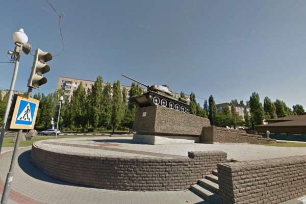 В Воронеже реконструируют памятник танку Т-34 В Воронеже реконструируют памятник танку Т-34