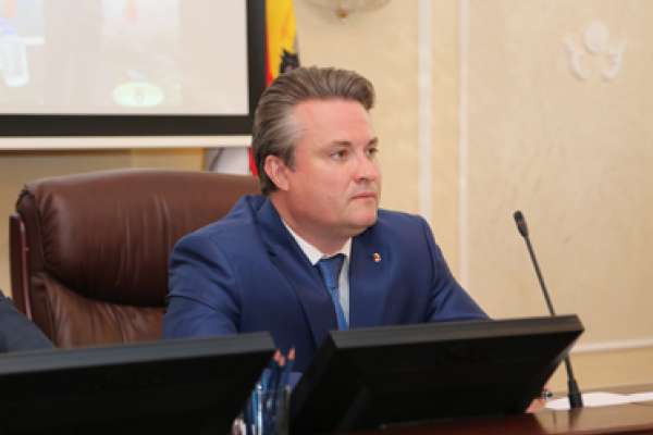 Новый мэр Воронежа заработал на миллион рублей больше за минувший год Новый мэр Воронежа заработал на миллион рублей больше за минувший год