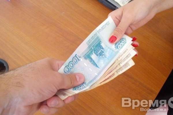 Воронежского сотрудника УФМС обвиняют в 17 взятках Воронежского сотрудника УФМС обвиняют в 17 взятках