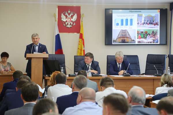 Александр Гусев: «Дети от трех лет в Воронеже гарантированно устраиваются в детские сады» Александр Гусев: «Дети от трех лет в Воронеже гарантированно устраиваются в детские сады»