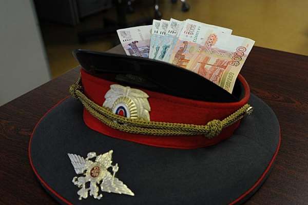 Воронежского полицейского-взяточника будут судить в Москве Воронежского полицейского-взяточника будут судить в Москве