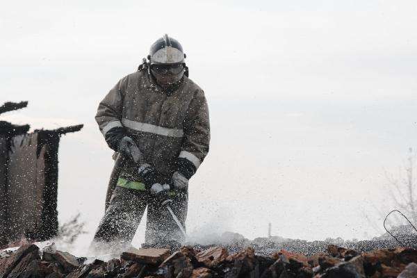 Спасатели Воронежской области продолжают бороться с пожарами Спасатели Воронежской области продолжают бороться с пожарами