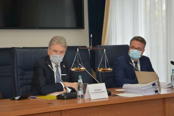 Политические весы Воронежа: Вадим Кстенин vs Владимир Ходырев Политические весы Воронежа: Вадим Кстенин vs Владимир Ходырев
