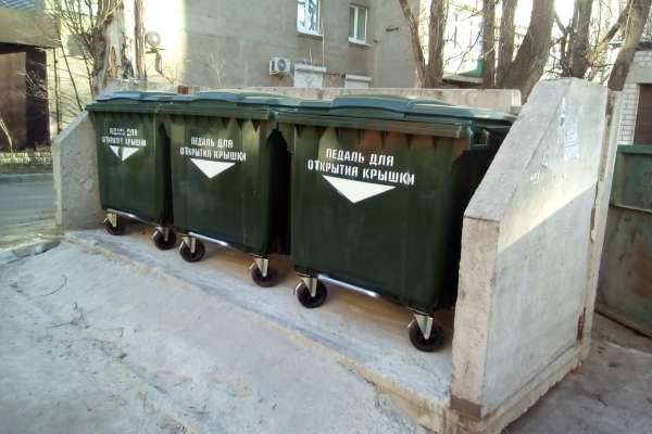 В Воронеж завезли евроконтейнеры для мусора В Воронеж завезли евроконтейнеры для мусора