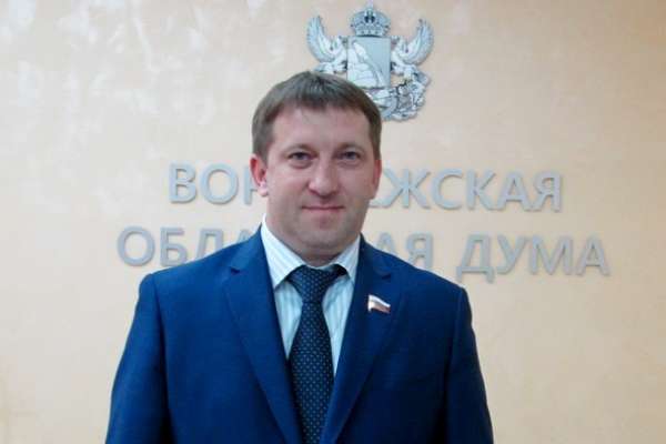 Роман Жогов: «Даже самая большая правительственная программа не заменит маленькой инициативы простых воронежцев» Роман Жогов: «Даже самая большая правительственная программа не заменит маленькой инициативы простых воронежцев»