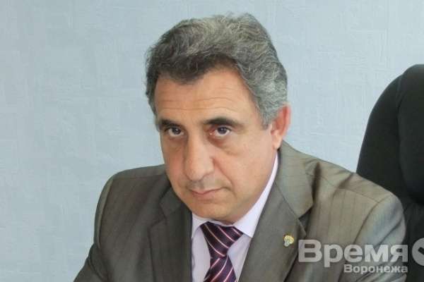 Экс-глава воронежского Госавтодорнадзора дочитал уголовное дело Экс-глава воронежского Госавтодорнадзора дочитал уголовное дело