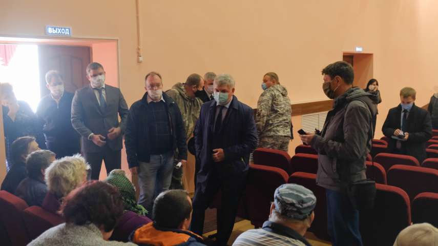 Воронежский губернатор встретился с погорельцами села Николаевка