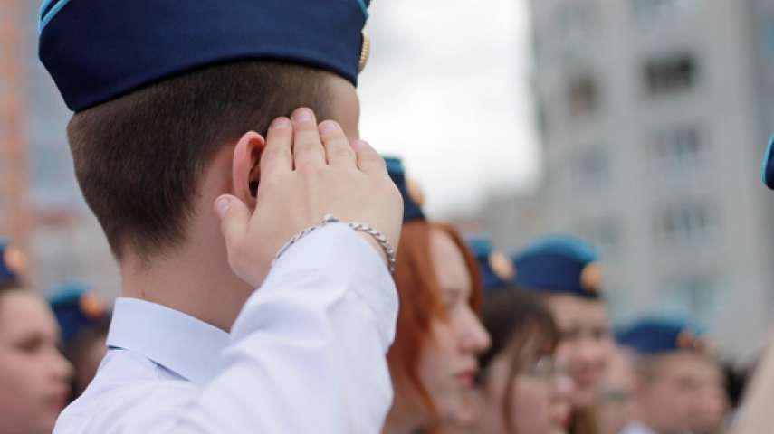 "Смирно!" - под Гимн РФ