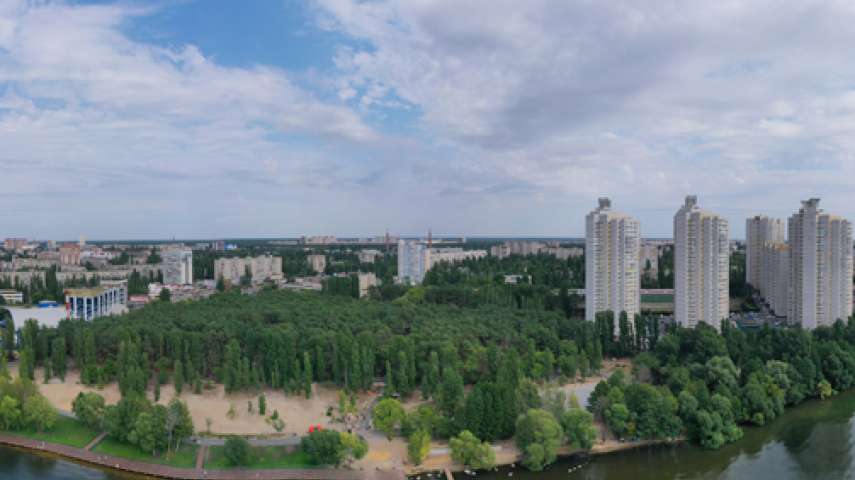 В Воронеже продолжаются работы по обновлению парка «Дельфин»
