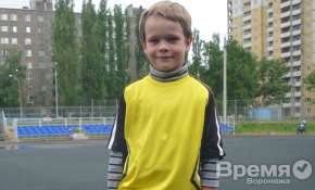 Шестилетний воронежский футболист финтами и мастерством произвёл в Сети фурор