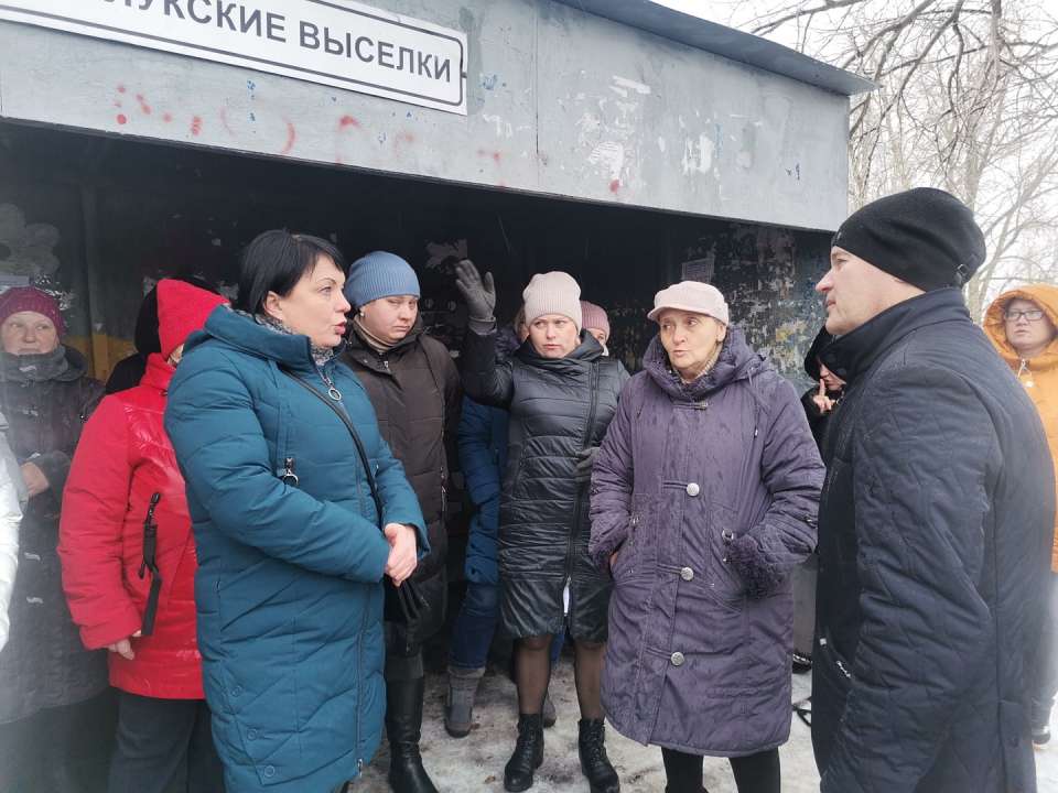 Руководитель народного фронта по Воронежской области встретился с жителями Семилукских Выселок
