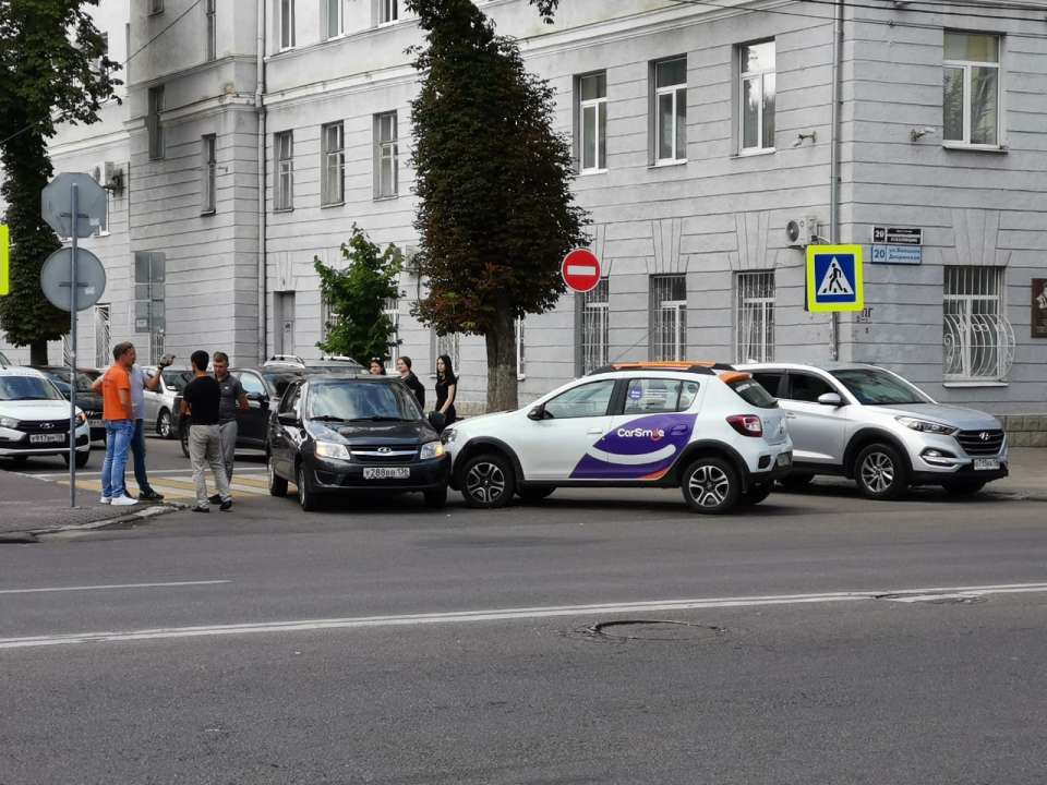 В Воронеже количество штрафов клиентов каршеринга CarSmile превысило питерские показатели