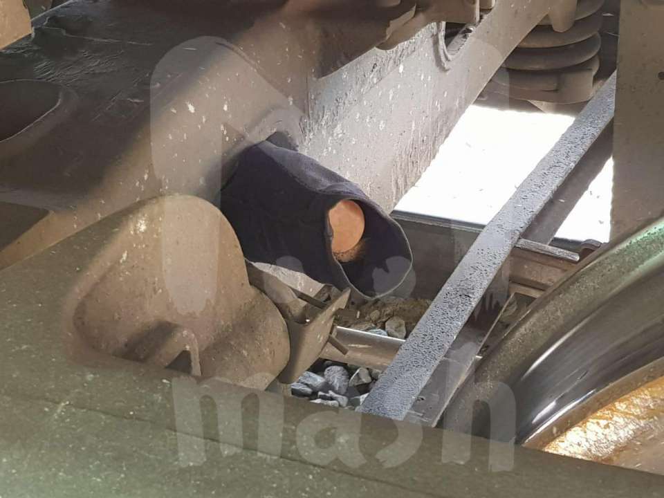 В Воронежской области под поездом обнаружили похожий на взрывчатку предмет 