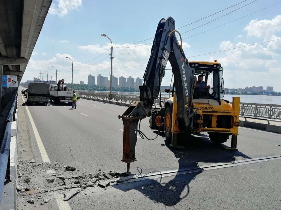 В Воронеже начался ремонт разбитых швов Северного моста