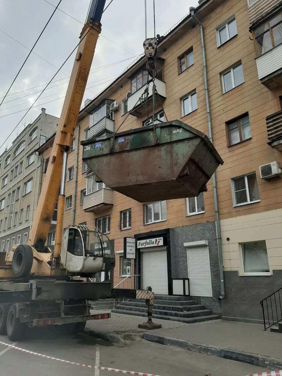 Воронежские УК вывезли мусор размером с двухэтажный многоквартирный дом