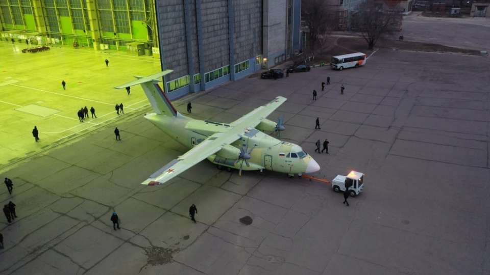 Самарский завод начнет серийные поставки шасси для воронежского Ил-112В