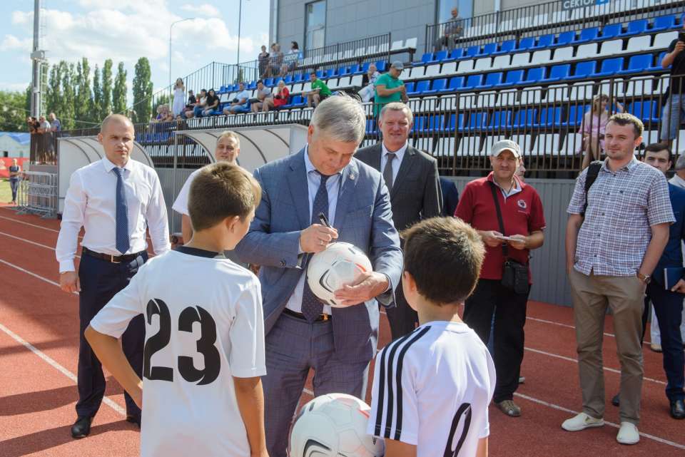 Губернатор продолжает «докручивать» свою идею по развитию детского футбола в Воронежской области