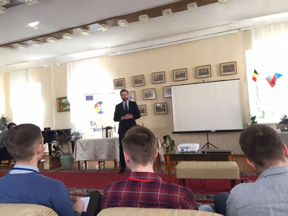 В Воронеже представитель Евросоюза просветил российскую молодежь о правильной подаче европейских ценностей в СМИ