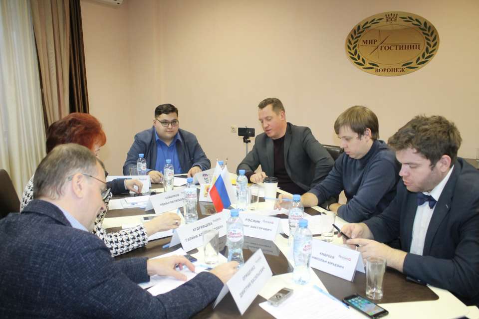Эксперты и политики оценили соблюдение конституционных прав в Воронежской области  