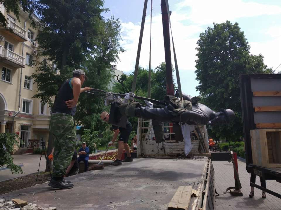 В Воронеже поставили памятник предпринимателю Вильгельму Столлю