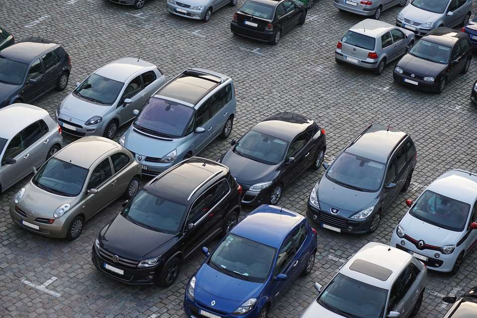 Глава полиции Воронежа заявил о нехватке платных парковок в городе