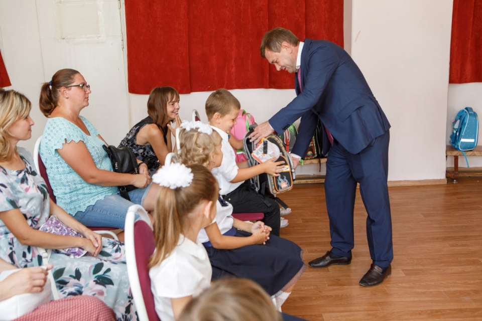 Владимир Нетесов поздравил воспитанников воронежской школы-интерната с Новым учебным годом