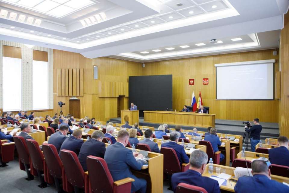 Депутаты Воронежской областной Думы приняли блок законов для развития соцсферы и экономики региона