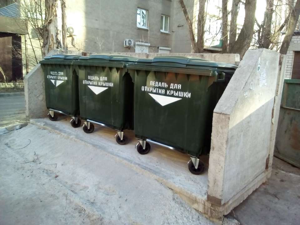 В Воронеж завезли евроконтейнеры для мусора
