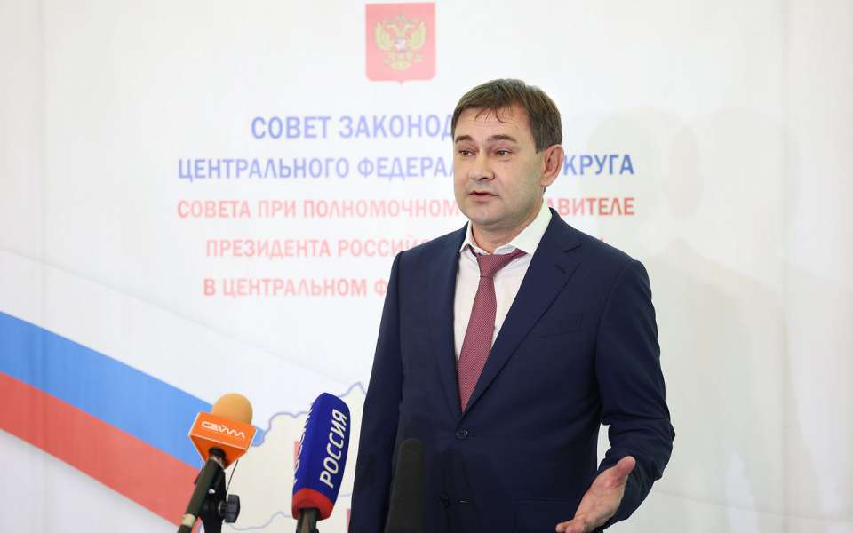 Председатель Воронежской облдумы Владимир Нетесов заявил о необходимости масштабирования эффективных наработок в сфере наставничества
