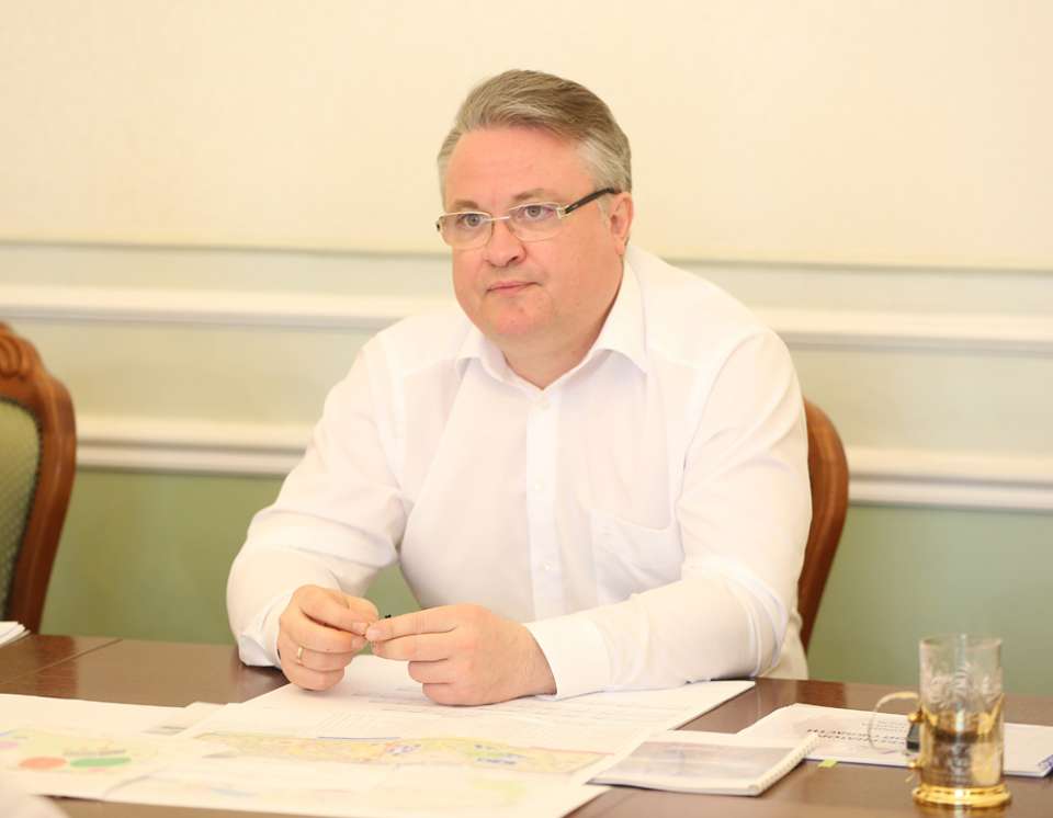 Эксперты федерального центра полярно оценили деятельность мэра Вадима Кстенина