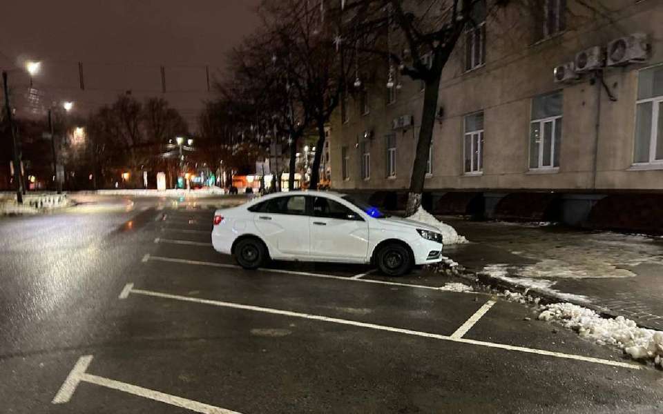 В Воронеже с платных городских парковок вывезли 2,3 тыс. кубометров снега 