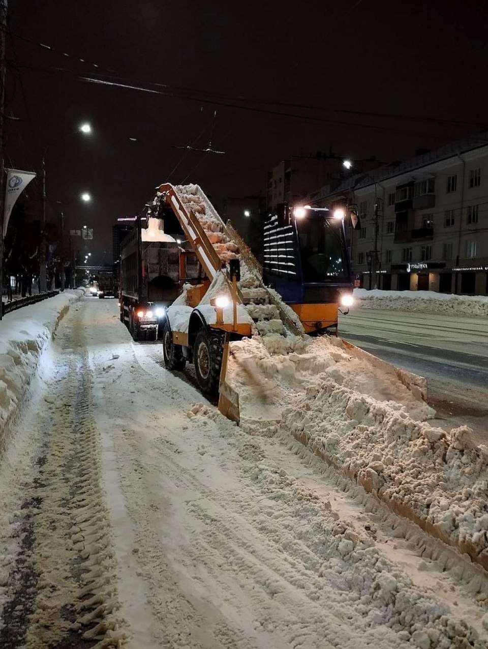 Воронеж продолжает бороться с последствиями снегопадов