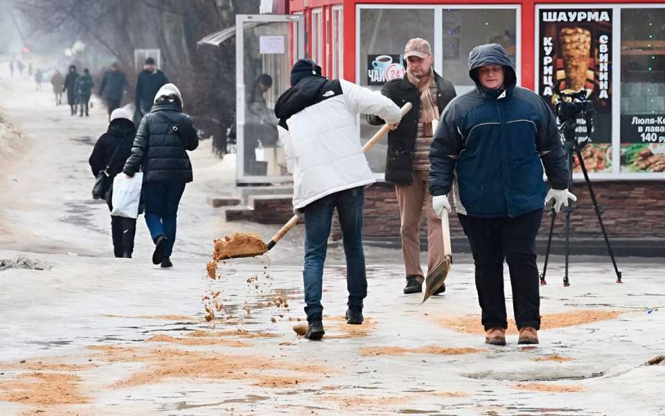 Отказаться от песко-соляной смеси на дорогах планируют в Воронеже