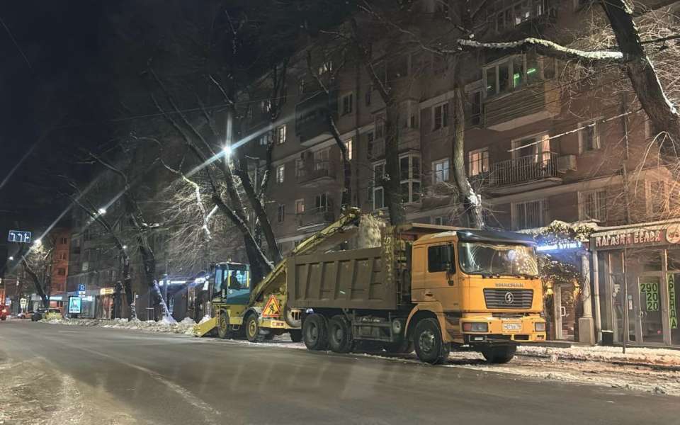 Более 8 тыс. «кубов» снега вывезли улиц Воронежа за ночь