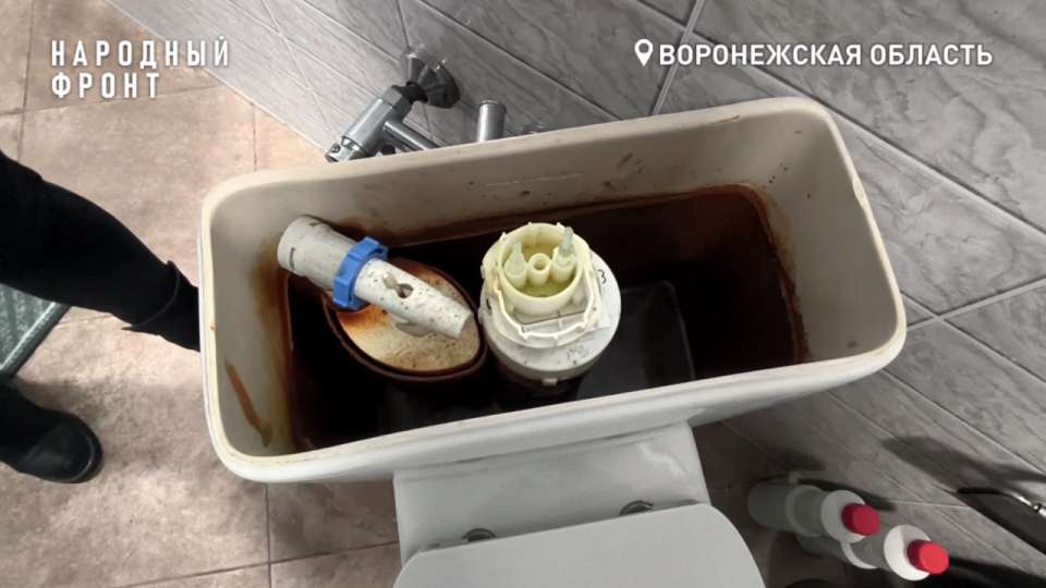 Жители воронежского ПГТ платят за техническую воду как за питьевую