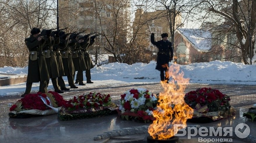 Главная картинка новости: В 71-ю годовщину освобождения Воронежа на набережной показали сражение красноармейцев и гитлеровцев