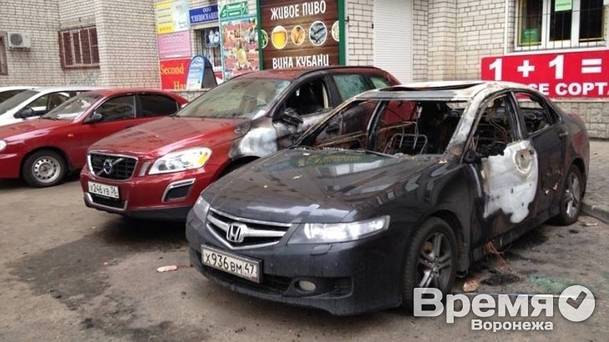 Главная картинка новости: Начальник Главка недоволен раскрываемостью поджогов авто в Воронеже