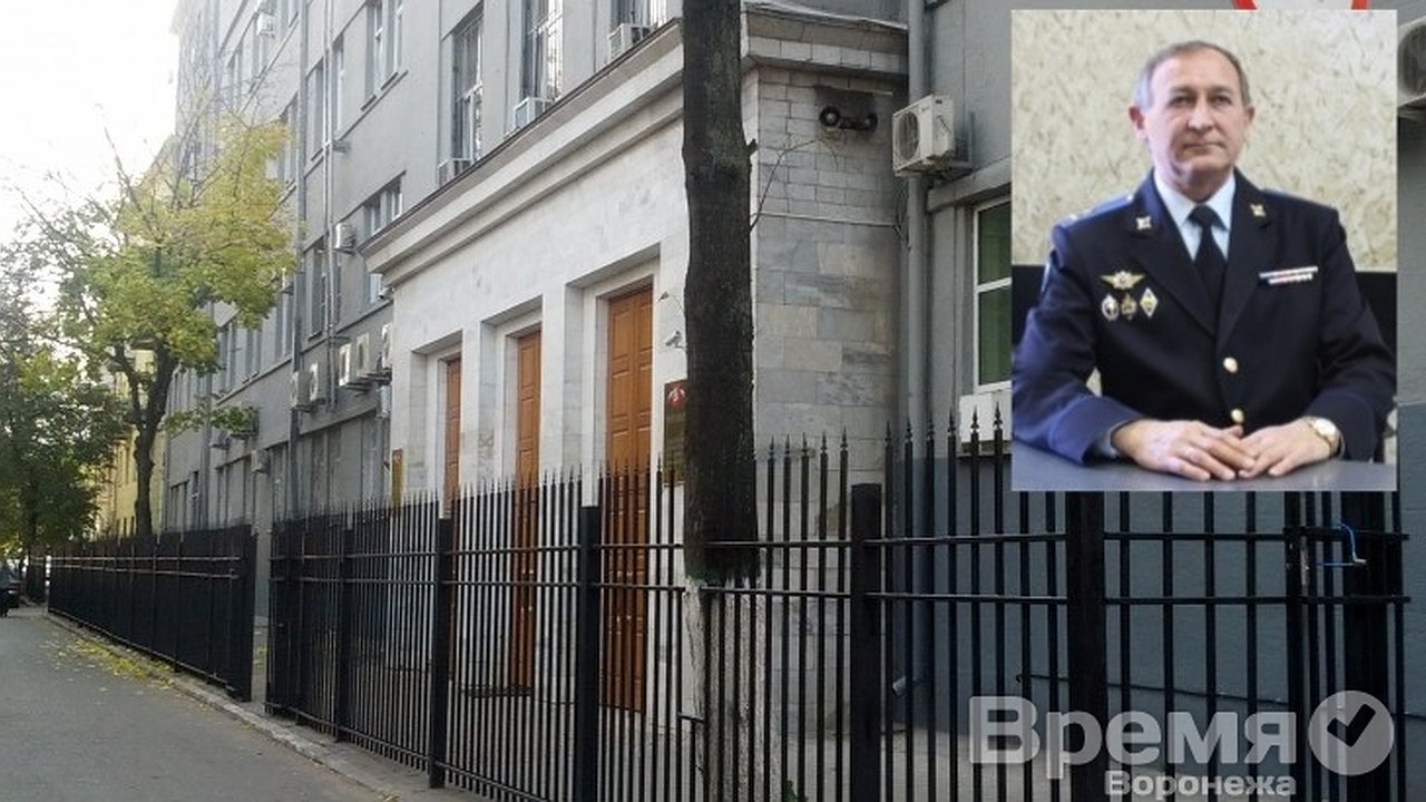 Главная картинка новости: Владимир Путин освободил от должности замначальника воронежского главка МВД
