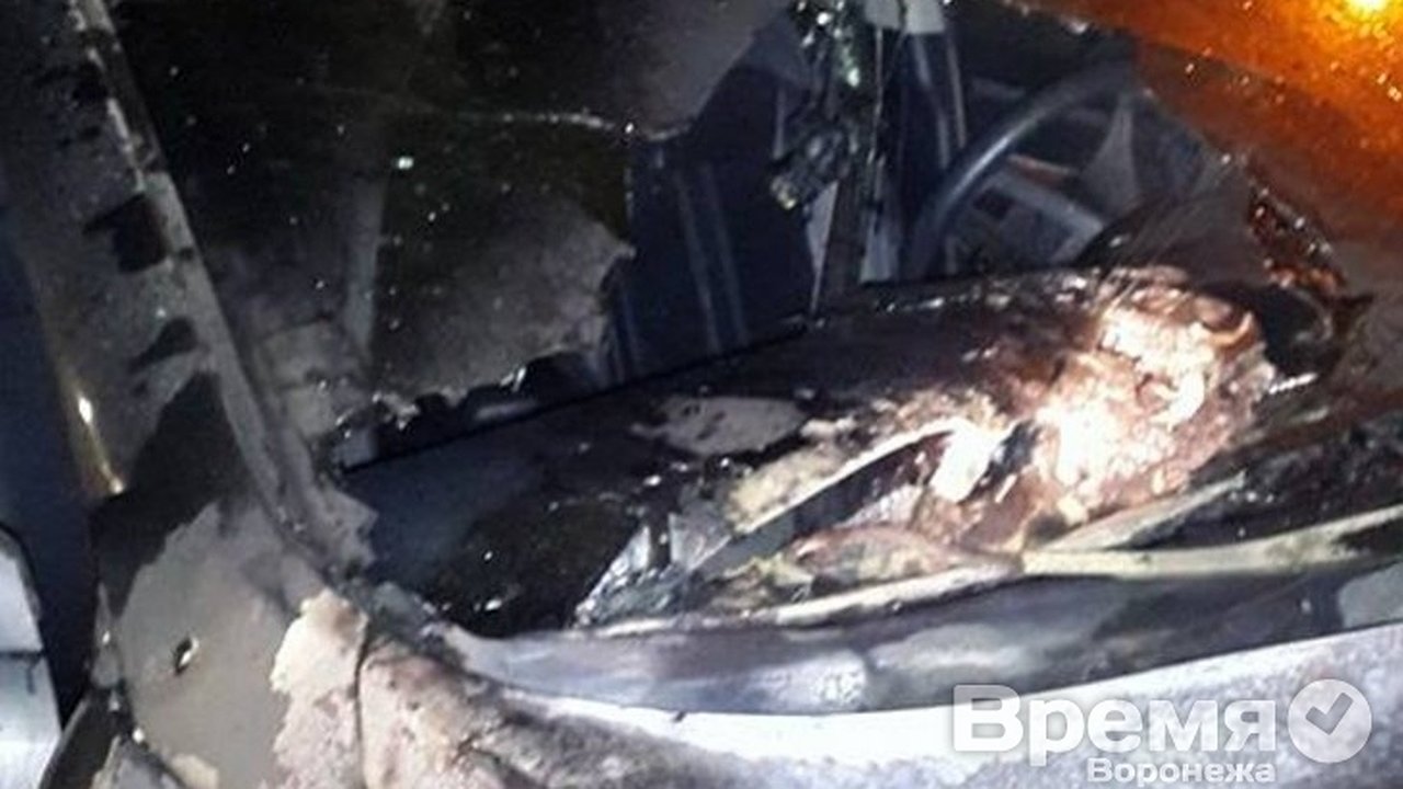 Главная картинка новости: По поджогу супружеских авто возбуждено уголовное дело