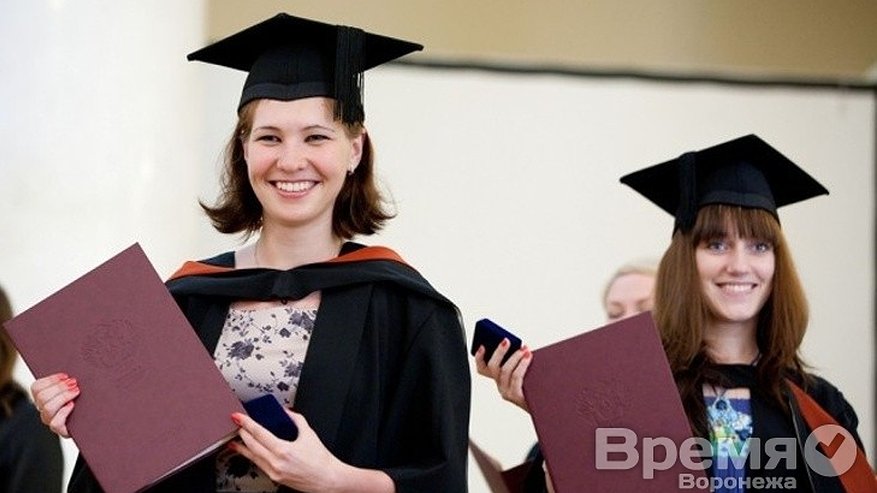 Главная картинка новости: Половина воронежских выпускников не надеются на университетские знания