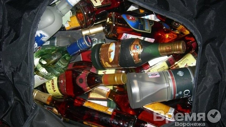 Главная картинка новости: Читатели «Время Воронежа» хотят запретить людям младше 21 года пить алкоголь