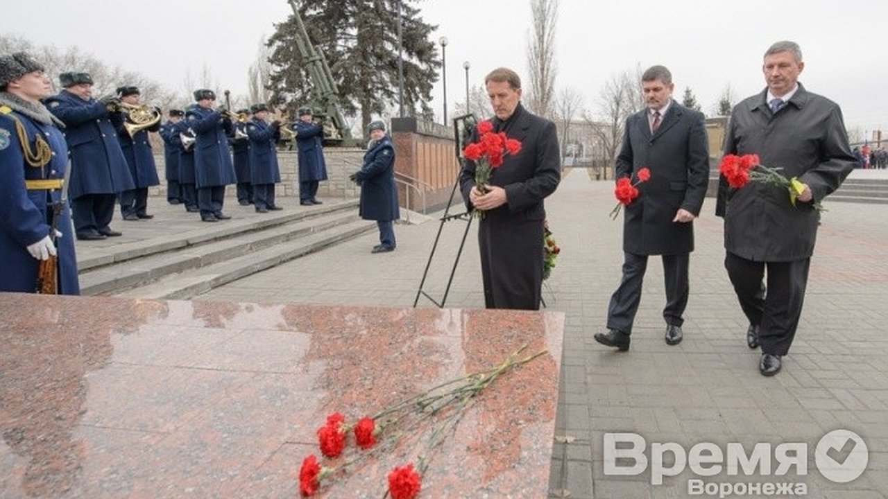 Главная картинка новости: Алексей Гордеев и Александр Беглов побывали на «Орбите»