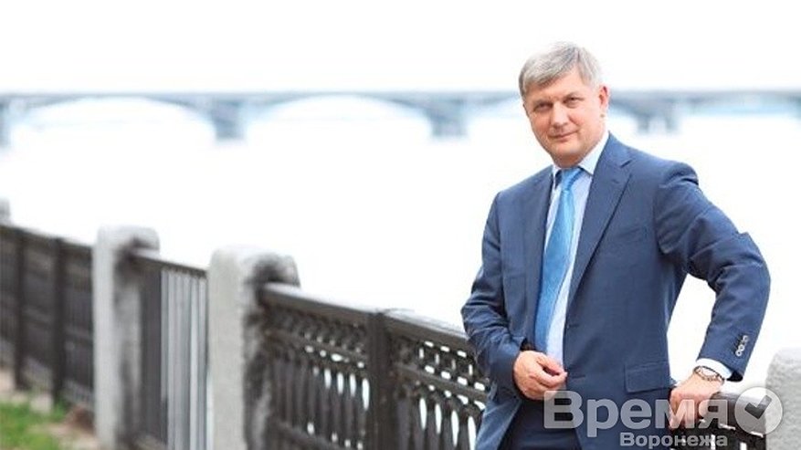 Главная картинка новости: Перевозчики добавили мэру Воронежа очков