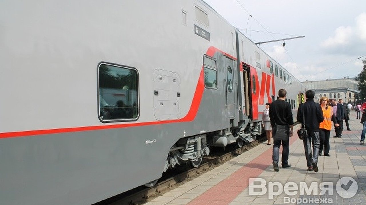 Главная картинка новости: Из Воронежа в Москву можно будет уехать на двухэтажном поезде